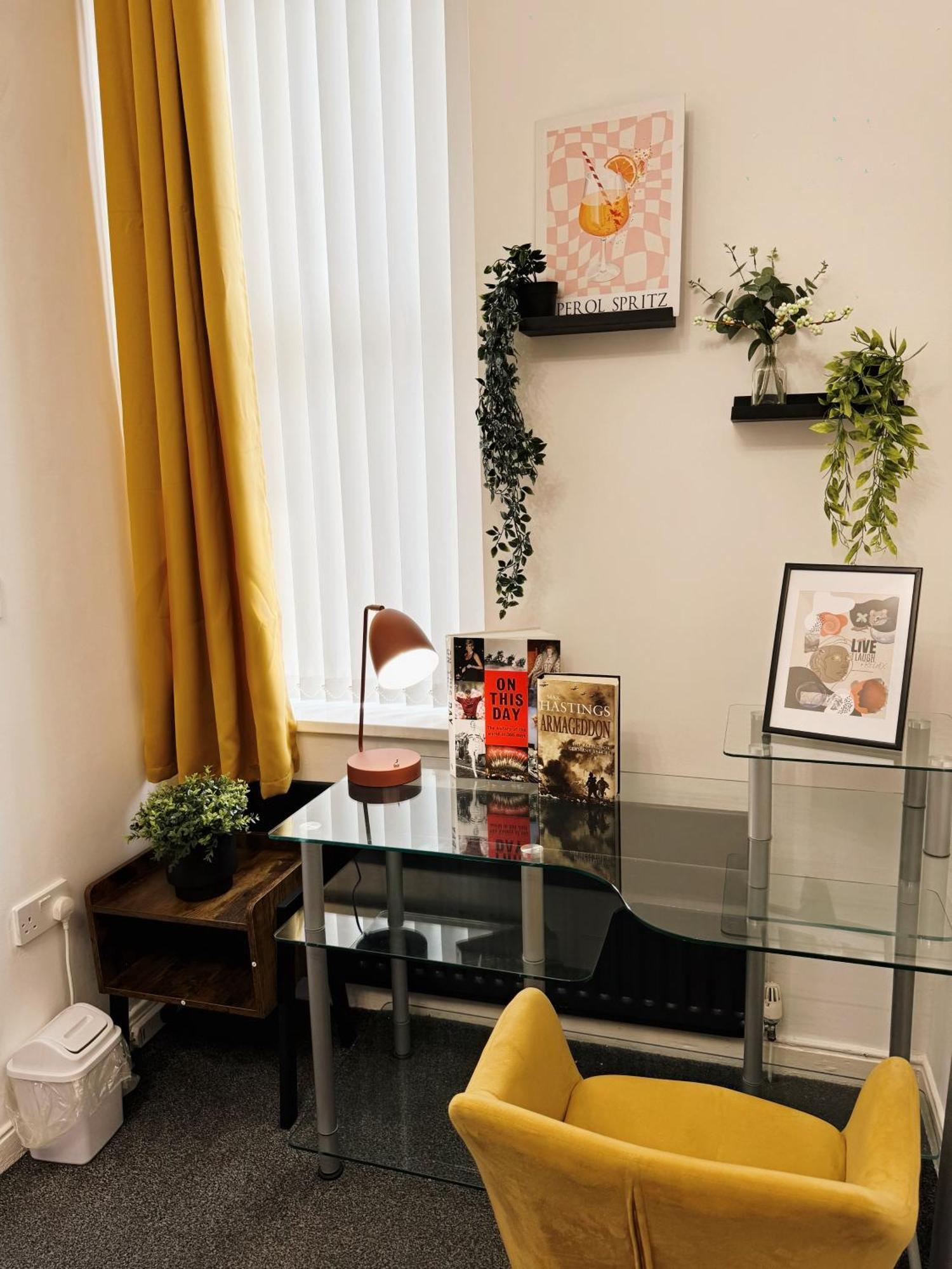 A&A Luxury Stay Rosedale St - Chic, Modern, City Centre, Neon Decor Sunderland  Bagian luar foto