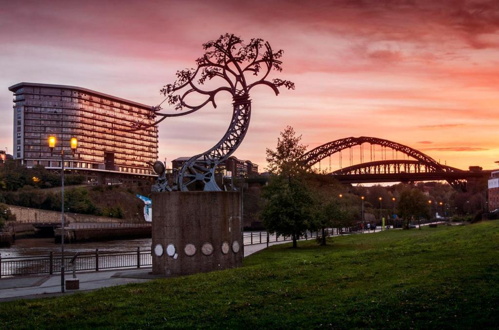 A&A Luxury Stay Rosedale St - Chic, Modern, City Centre, Neon Decor Sunderland  Bagian luar foto