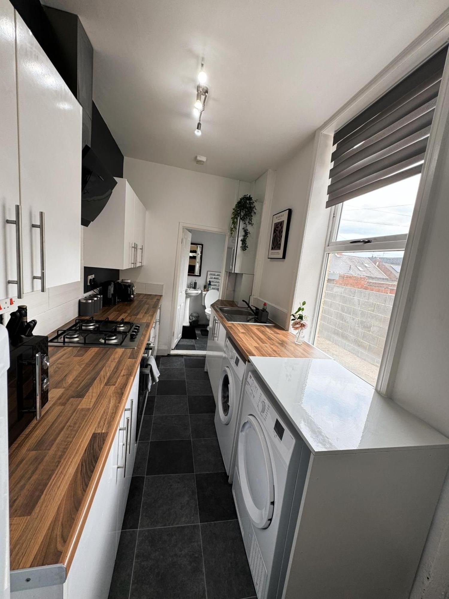 A&A Luxury Stay Rosedale St - Chic, Modern, City Centre, Neon Decor Sunderland  Bagian luar foto